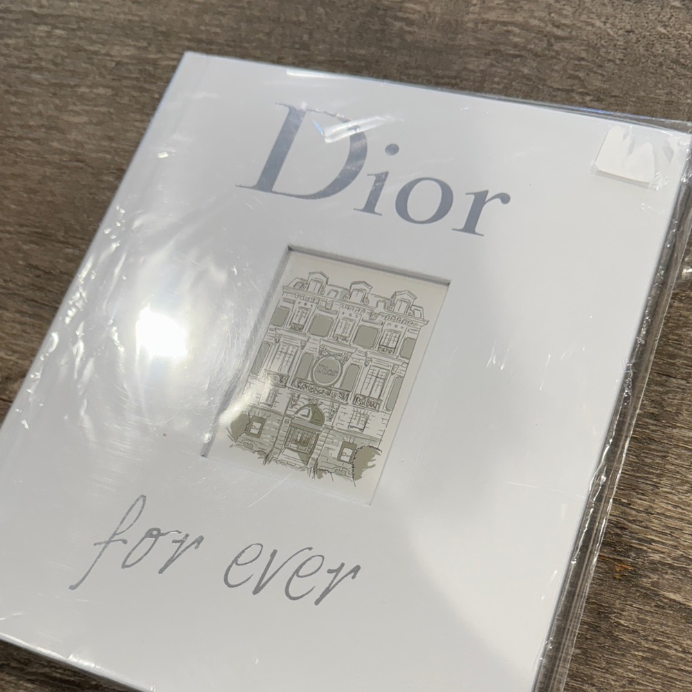 Dior 'For Ever' Silver and White Book - Picture 8 of 11